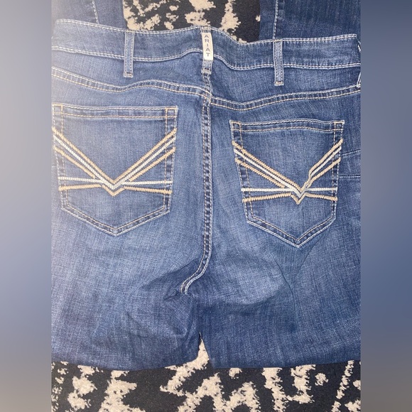 Ariat Jeans - Picture 2 of 5